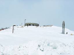雪に閉ざされた開陽台展望館